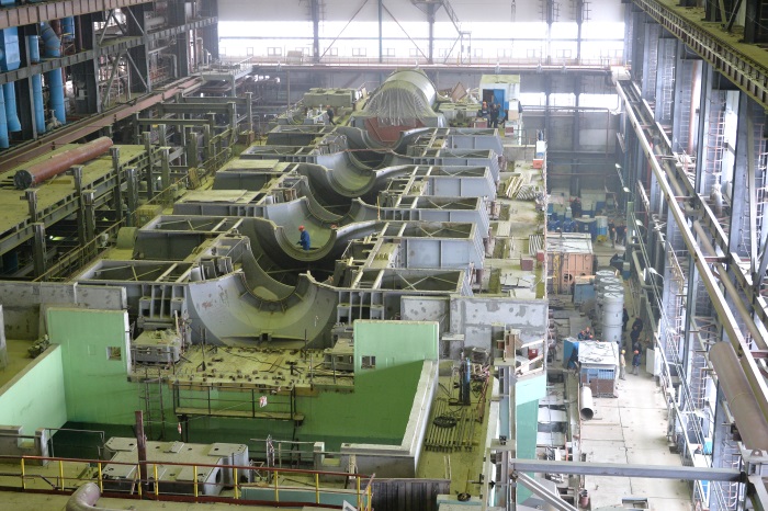 На четвертом энергоблоке Ростовской АЭС установлен статор генератора турбины.
